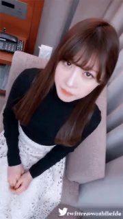 网红脸女主播和男友直播啪啪,展示一阳指扣的妹子淫叫不止,女上位疯狂摆动123